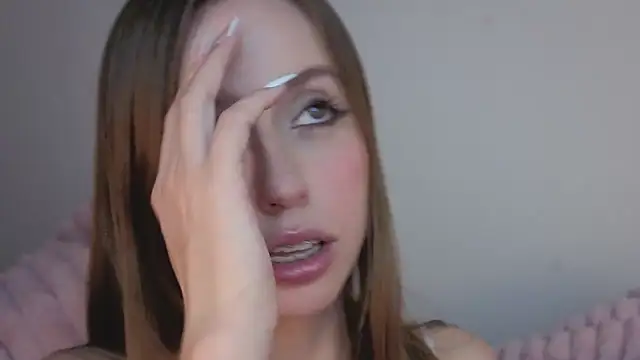 Snapshot of SofiaGc chatting on December 20, 2025, 3:42 am SofiaGc online show from December 20, 2025, 3:42 am