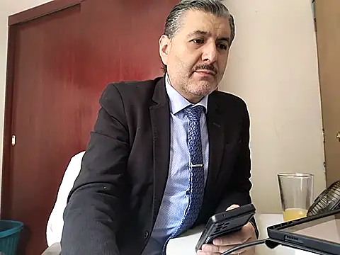 BushBator online show from February 26, 2025, 8:04 pm