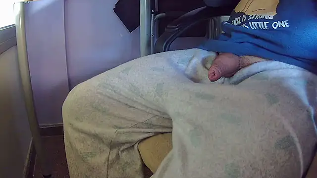 Snapshot of vladimirput4 chatting on February 20, 2025, 12:04 pm vladimirput4 online show from February 20, 2025, 12:04 pm