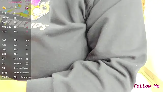 arisha hot online show from November 7, 2025, 7:13 am