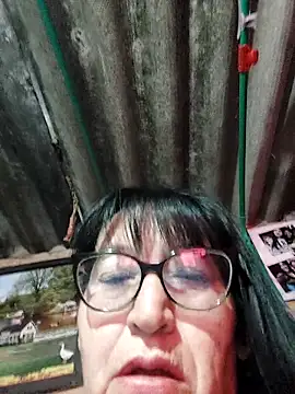 Snapshot of clarita_01 chatting on October 1, 2025, 11:36 am clarita 01 online show from October 1, 2025, 11:36 am