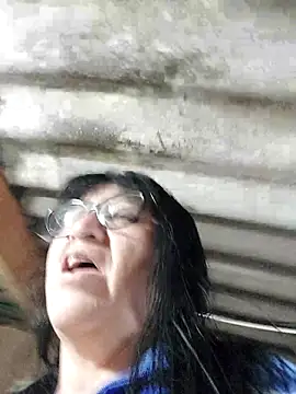 Snapshot of clarita_01 chatting on November 4, 2025, 11:25 am clarita 01 online show from November 4, 2025, 11:25 am