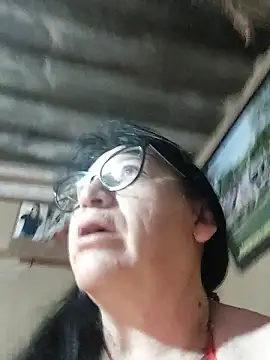 Snapshot of clarita_01 chatting on November 15, 2025, 11:36 am clarita 01 online show from November 15, 2025, 11:36 am