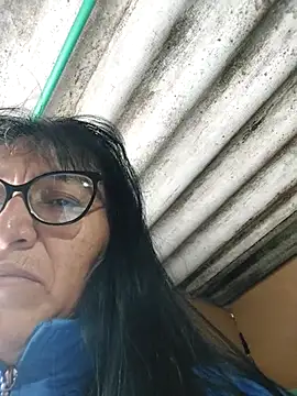 Snapshot of clarita_01 chatting on October 27, 2025, 11:44 am clarita 01 online show from October 27, 2025, 11:44 am