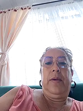 Snapshot of amaranta_c chatting on September 10, 2025, 12:04 pm amaranta c online show from September 10, 2025, 12:04 pm