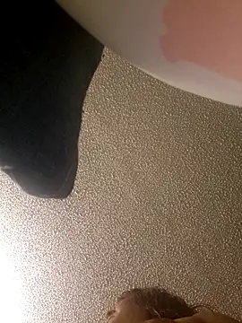 Snapshot of kitty_84 chatting on February 24, 2026, 10:05 am kitty 84 online show from February 24, 2026, 10:05 am