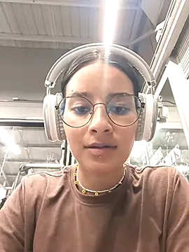 Snapshot of _vaness chatting on January 8, 2025, 6:09 am vaness online show from January 8, 2025, 6:09 am