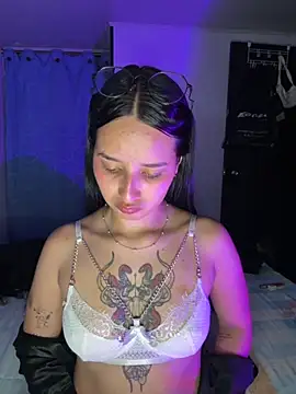 Snapshot of _vaness chatting on October 15, 2025, 6:11 am vaness online show from October 15, 2025, 6:11 am