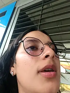 Snapshot of _vaness chatting on March 4, 2025, 5:32 am vaness online show from March 4, 2025, 5:32 am