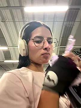 Snapshot of _vaness chatting on September 18, 2025, 5:32 am vaness online show from September 18, 2025, 5:32 am