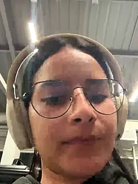 Snapshot of _vaness chatting on November 25, 2025, 6:25 am vaness online show from November 25, 2025, 6:25 am