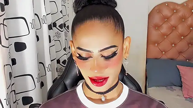 Snapshot of Aslhy_Goddessx chatting on October 4, 2025, 1:51 am Aslhy Goddessx online show from October 4, 2025, 1:51 am