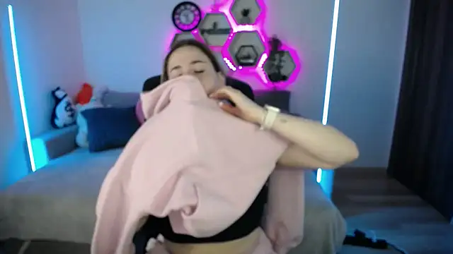 SabrinViolet online show from October 21, 2025, 8:14 am