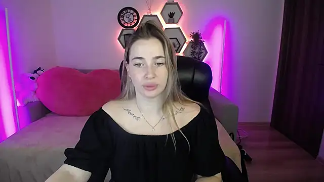SabrinViolet online show from July 25, 2026, 8:11 am