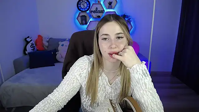 SabrinViolet online show from March 24, 2026, 9:09 am