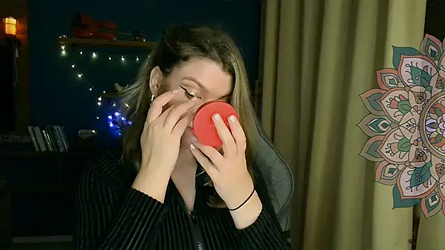 VioletteWay online show from October 26, 2025, 4:18 pm