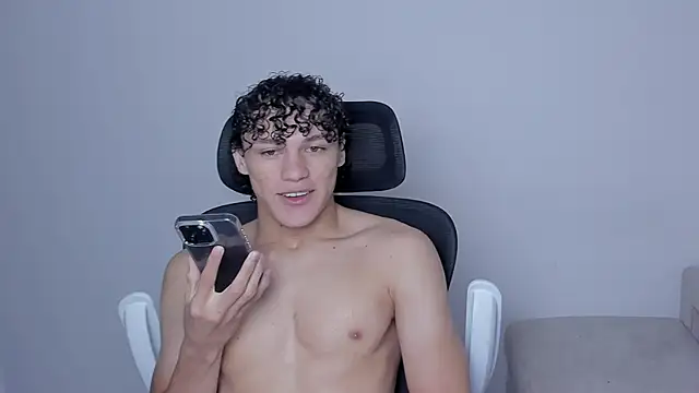 laurent nova online show from November 24, 2025, 5:57 pm