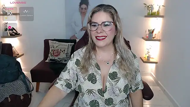 Snapshot of zehra_sanem chatting on June 10, 2026, 7:15 pm zehra sanem online show from June 10, 2026, 7:15 pm