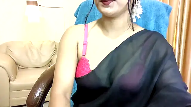 Queenhimanshi online show from May 14, 2026, 7:27 am