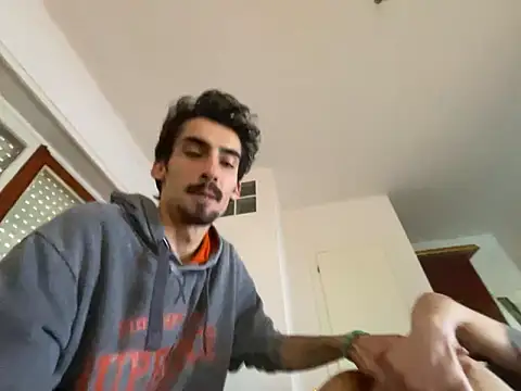 Snapshot of LamponaeFoglia3 chatting on January 12, 2025, 12:23 pm LamponaeFoglia3 online show from January 12, 2025, 12:23 pm