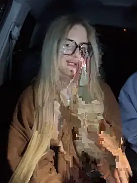 Holly-Glamour online show from April 1, 2026, 12:57 am