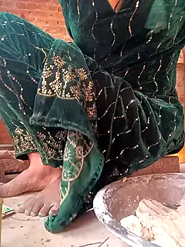 Snapshot of Sexy-bhabhi78 chatting on December 10, 2024, 5:39 am Sexy-bhabhi78 online show from December 10, 2024, 5:39 am
