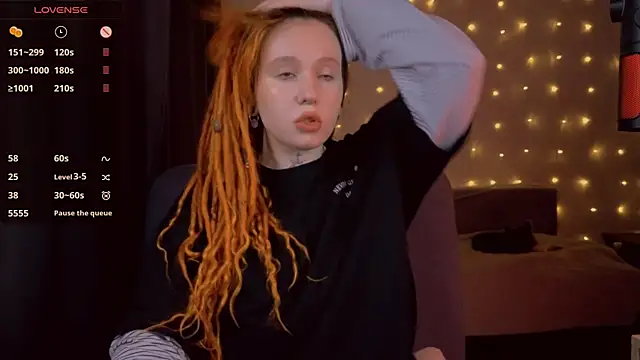 Snapshot of The_Full_Red_Moon chatting on February 20, 2026, 12:51 am The Full Red Moon online show from February 20, 2026, 12:51 am