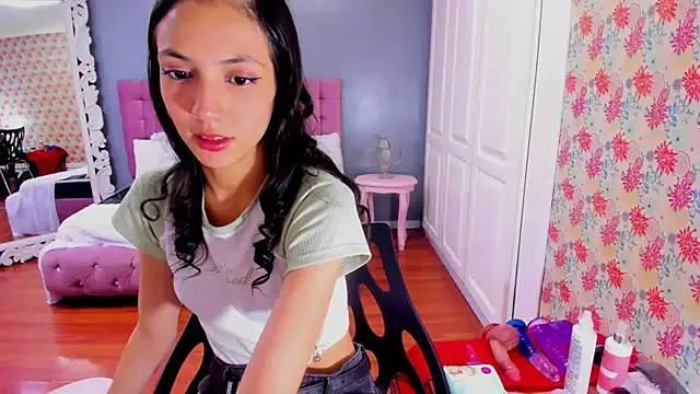 Iris Stone  online show from March 15, 2025, 5:04 pm