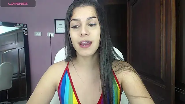 Snapshot of Luciana_Ortiz1 chatting on March 5, 2025, 4:46 pm Luciana Ortiz1 online show from March 5, 2025, 4:46 pm