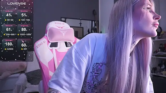 fraulein mooon online show from January 10, 2026, 6:25 pm