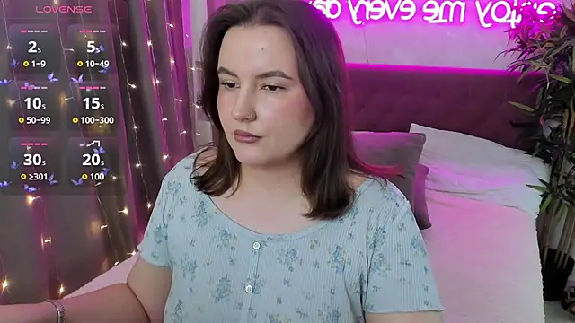 FeralPeach online show from February 1, 2026, 5:38 am