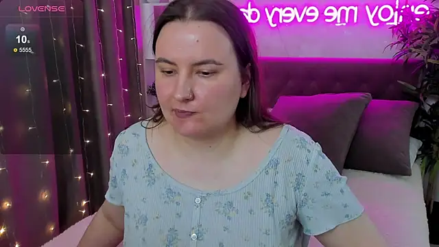 FeralPeach online show from May 28, 2026, 6:32 am