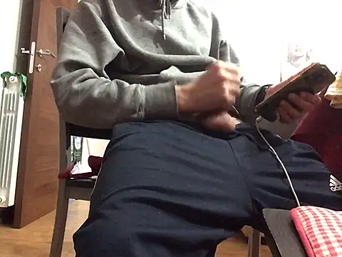 DragonPink online show from December 31, 2024, 9:50 pm