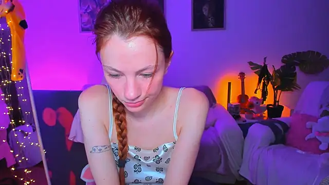 Snapshot of Alyssa_Smitt chatting on October 16, 2025, 12:19 am Alyssa Smitt online show from October 16, 2025, 12:19 am