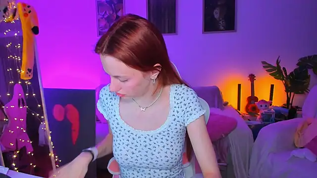 Snapshot of Alyssa_Smitt chatting on September 15, 2025, 12:00 am Alyssa Smitt online show from September 15, 2025, 12:00 am