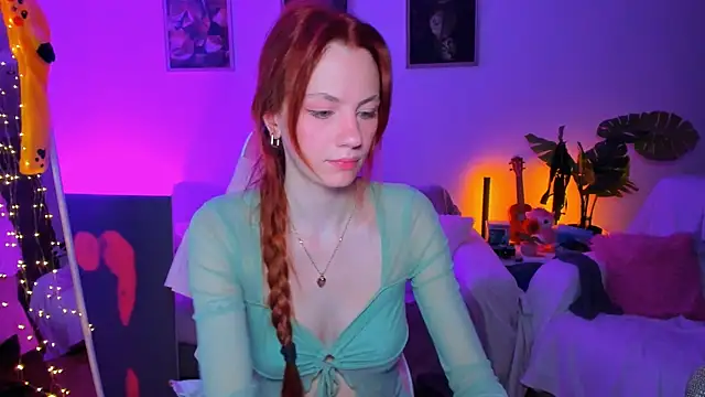 Snapshot of Alyssa_Smitt chatting on October 27, 2025, 6:53 pm Alyssa Smitt online show from October 27, 2025, 6:53 pm