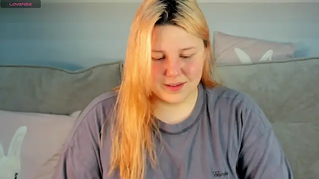 Ruth Oliver online show from October 26, 2025, 1:06 am