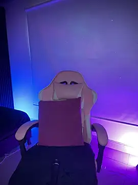 Ady 18 online show from April 7, 2026, 5:59 pm