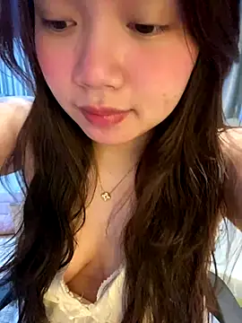 Hotellinh12 online show from December 15, 2025, 4:24 pm