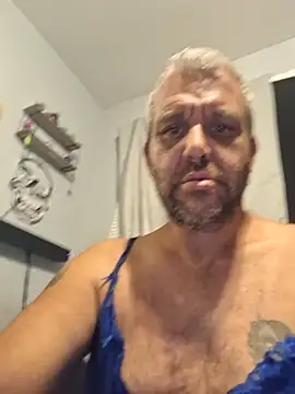 Snapshot of silkstroker6981 chatting on September 26, 2025, 12:17 am silkstroker6981 online show from September 26, 2025, 12:17 am