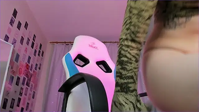 Snapshot of Vanessa_Verona chatting on February 17, 2026, 5:27 am Vanessa Verona online show from February 17, 2026, 5:27 am