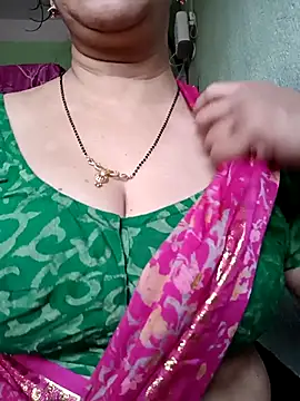 Rosy-B online show from December 18, 2025, 9:36 am