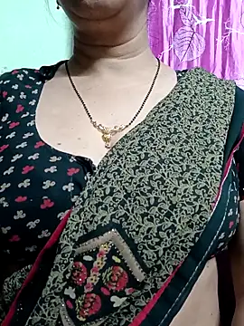 Rosy-B online show from April 9, 2026, 9:43 pm