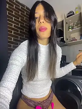 Valentinabaker online show from April 27, 2026, 3:43 pm