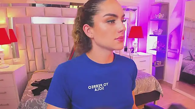 mariiahneedles online show from March 11, 2025, 4:08 am