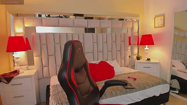 mariiahneedles online show from February 18, 2025, 4:37 am