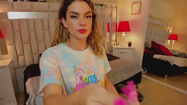 mariiahneedles online show from February 15, 2025, 4:36 am