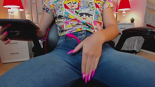 mariiahneedles online show from February 14, 2025, 4:04 am