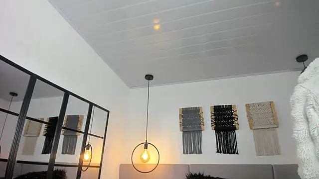 Snapshot of Sweet_camille chatting on February 10, 2026, 2:32 am Sweet camille online show from February 10, 2026, 2:32 am