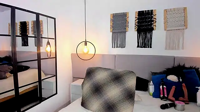 Sweet camille online show from September 12, 2025, 2:23 am